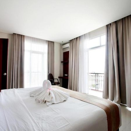 Karlita Hotel Tegal Exteriér fotografie