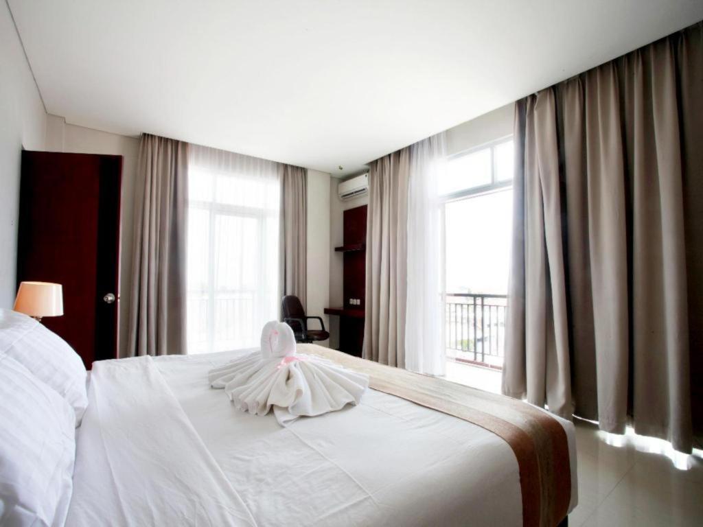 Karlita Hotel Tegal Exteriér fotografie