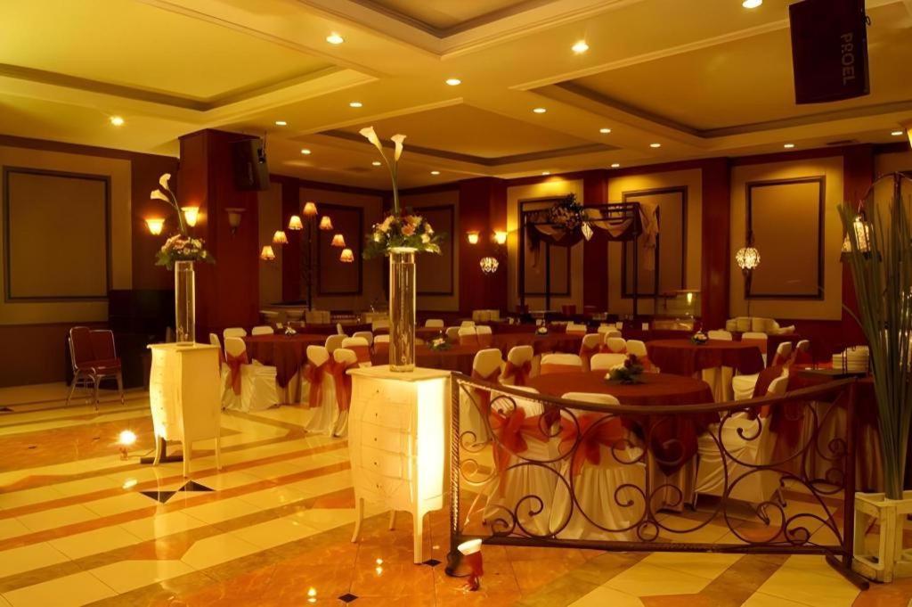 Karlita Hotel Tegal Exteriér fotografie