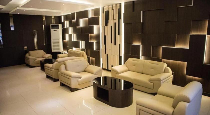 Karlita Hotel Tegal Exteriér fotografie