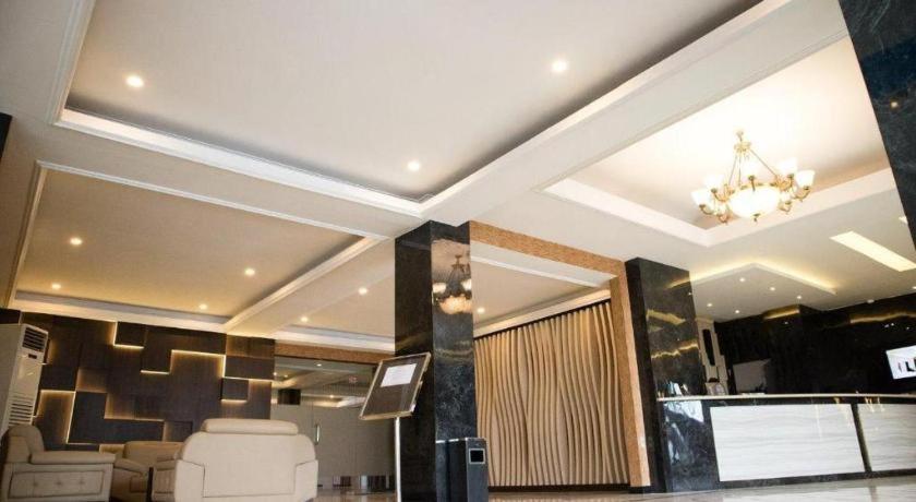 Karlita Hotel Tegal Exteriér fotografie