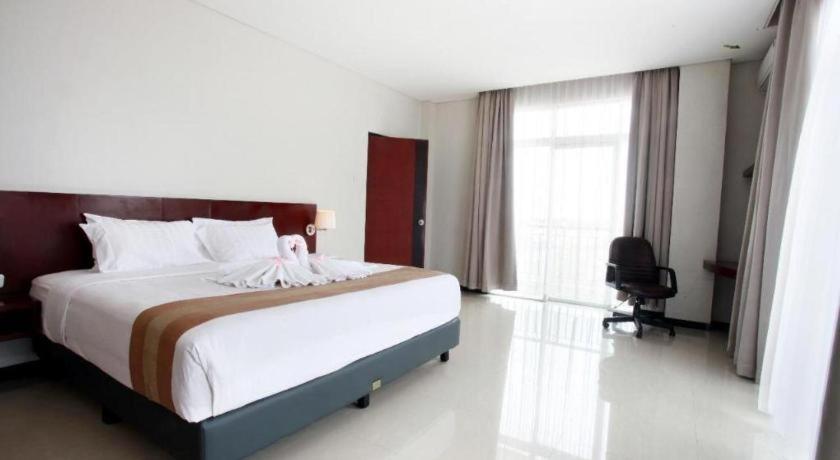 Karlita Hotel Tegal Exteriér fotografie
