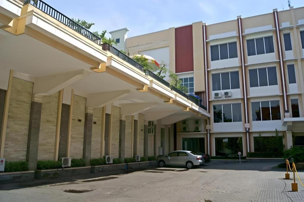 Karlita Hotel Tegal Exteriér fotografie