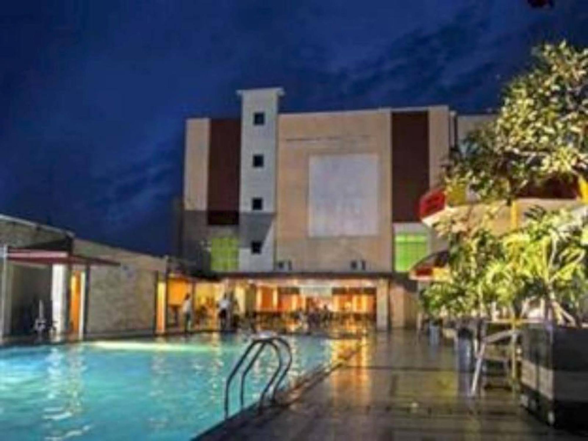 Karlita Hotel Tegal Exteriér fotografie