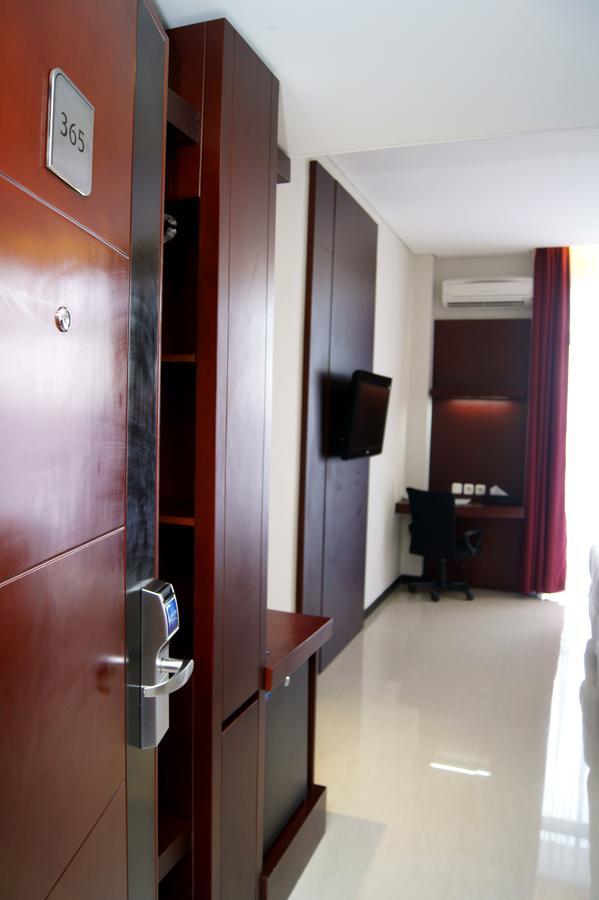Karlita Hotel Tegal Exteriér fotografie