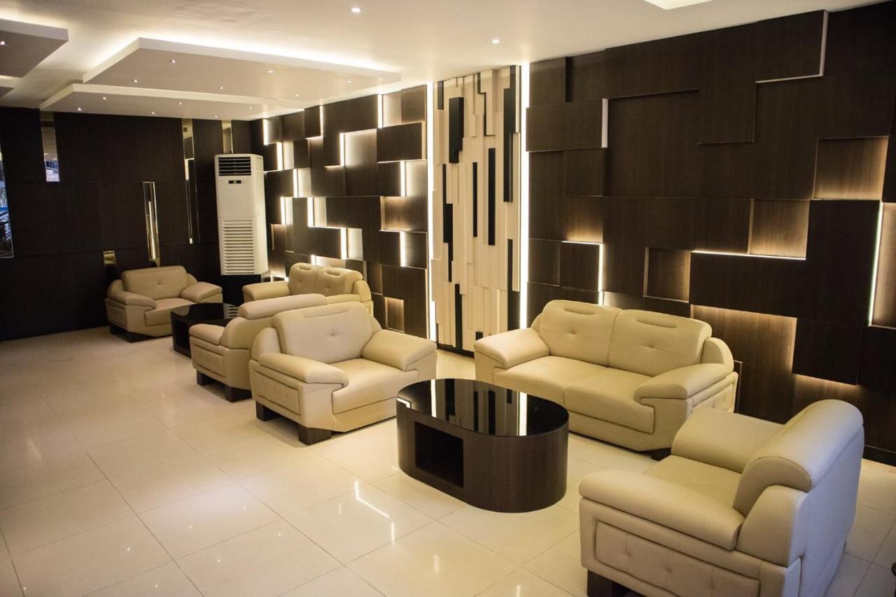Karlita Hotel Tegal Exteriér fotografie